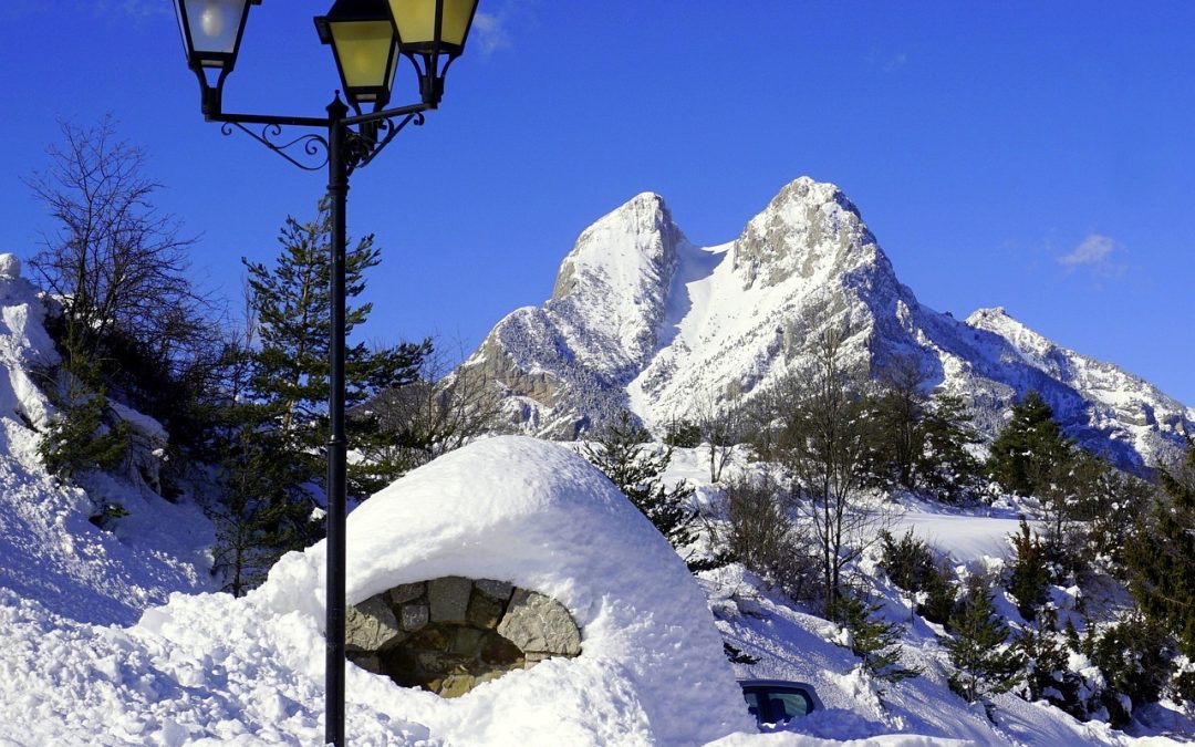 Paisaje nevado del Pedraforca en enero ideal para disfrutar de la nieve