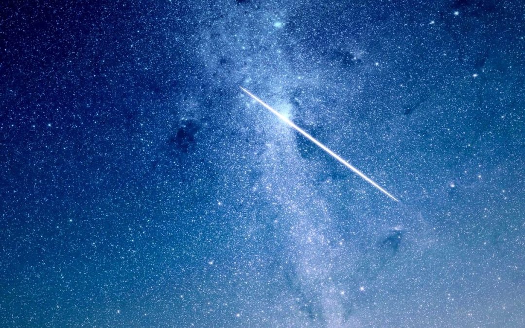 Observación astronómica de las Perseidas en el Pedraforca con la Vía Láctea de fondo, Parque Astronómico, Alberg Cal Manel